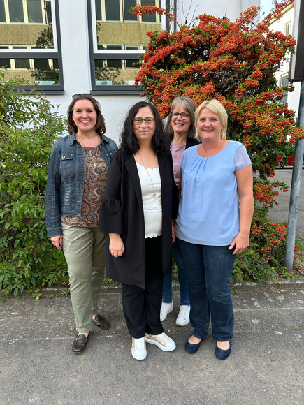 Elternvertretung in der Schul- u. Gesamtkonferenz
von links: Christa Simon, Melanie Schiafone, Simone Plinius, Petra Oberhauser GK_EV_2023_6