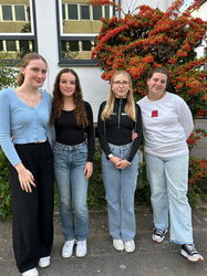 Schülervertretung in der Schul- u. Gesamtkonferenz von links: Mia Esser (9d), Alina Fleischhauer (9c), Sarah Kirsch (10c), Emma Tiedtke (10b) Gk_SV_2023_2